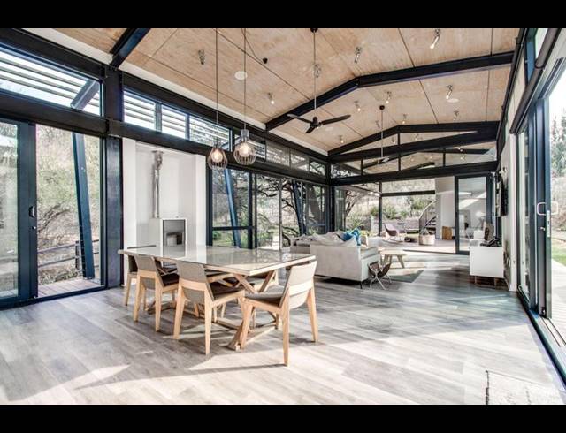 5 BEDROOM HOUSE FOR SALE IN HELDERFONTEIN ESTATE